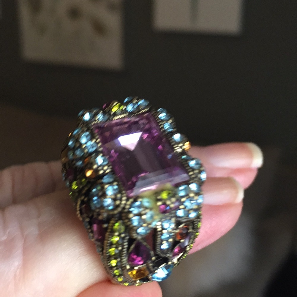 Heidi Daus ring size 9 beautiful Swarovski